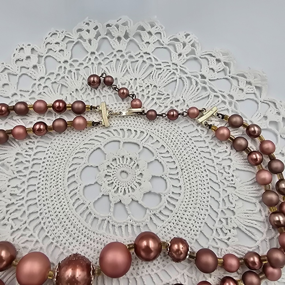 Vintage Japan Double Strand Necklace Faux Rose Pearl Filigree Cap Gold Tone 16 - Picture 4 of 7